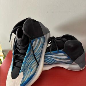 Yeezy Quantum NWT